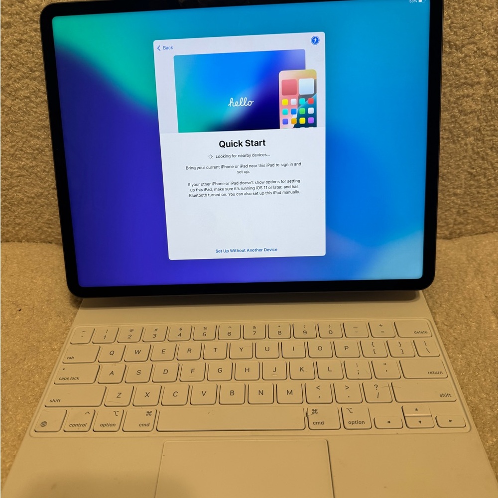 Apple iPad Pro 12.9  5th Gen 128gb With Magic Keyboard + Travel Case